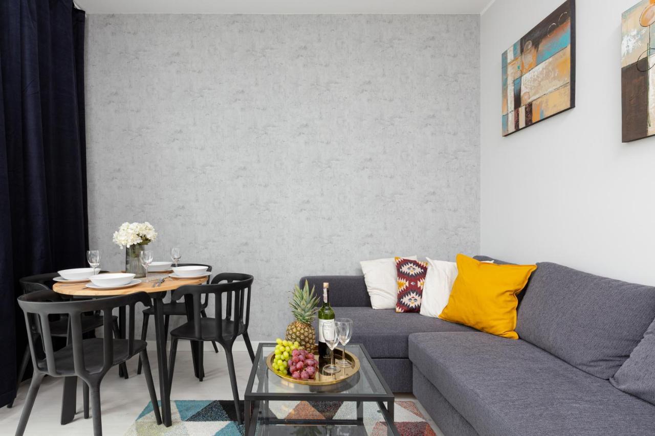 Business Center Apartments Warsaw Wola By Noclegi Renters 외부 사진