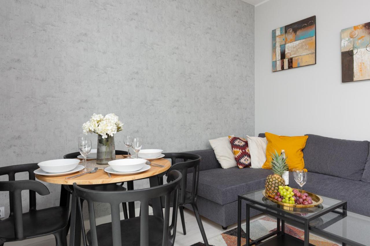Business Center Apartments Warsaw Wola By Noclegi Renters 외부 사진