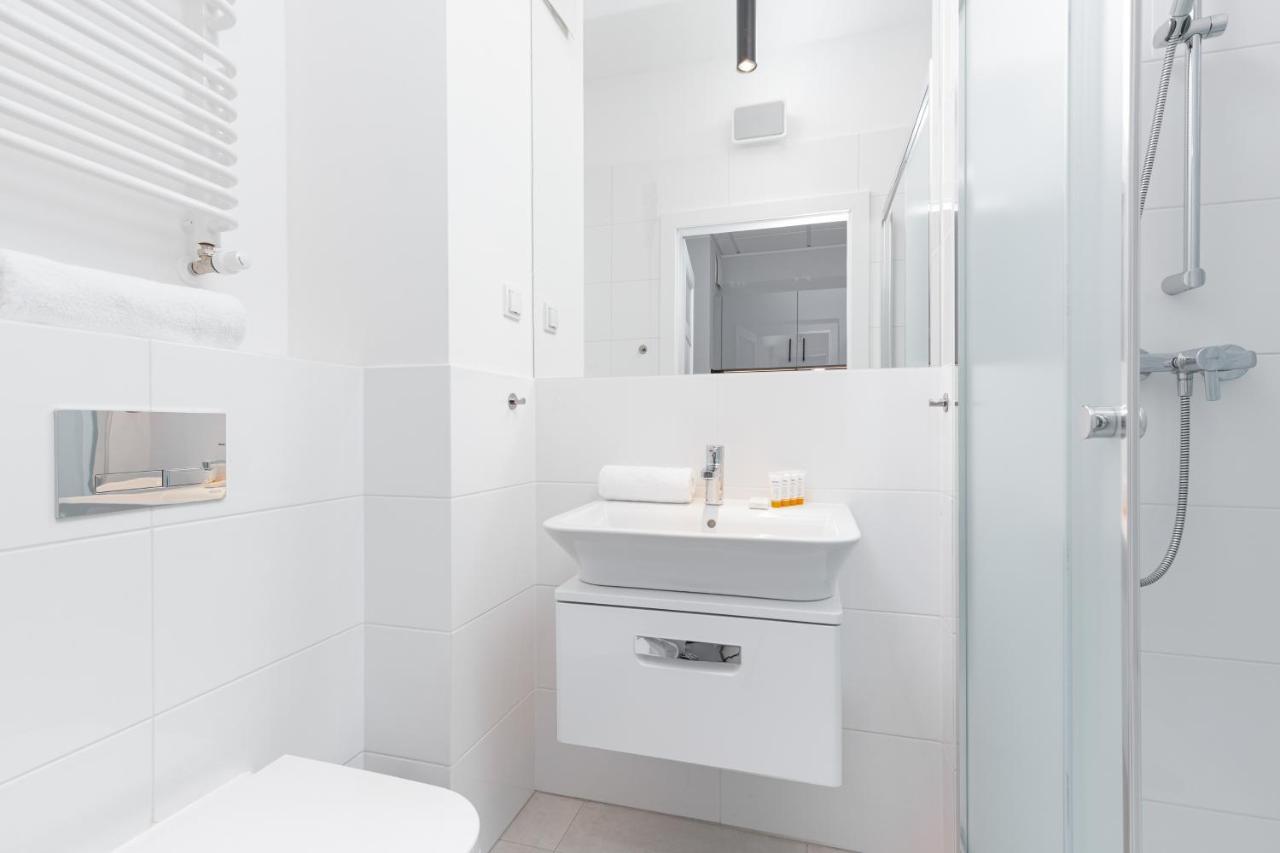 Business Center Apartments Warsaw Wola By Noclegi Renters 외부 사진