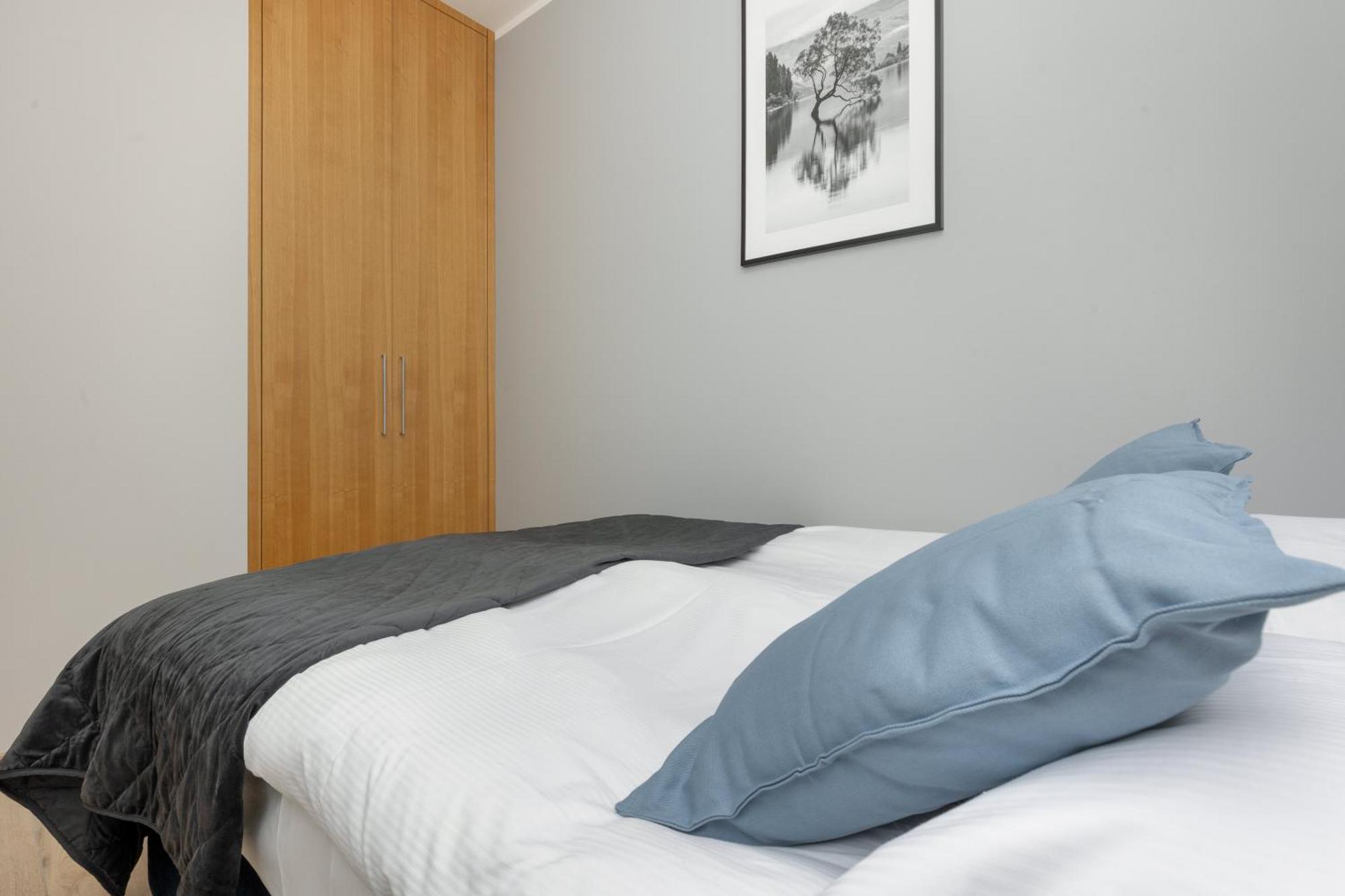 Business Center Apartments Warsaw Wola By Noclegi Renters 외부 사진